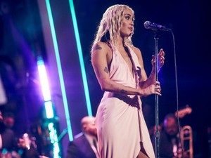 Meghatódtunk: Miley Cyrus sírva rögzítette legújabb videóklipjét