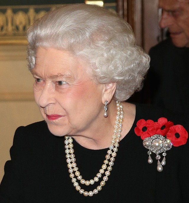 Erzsébet királynő ékszerei