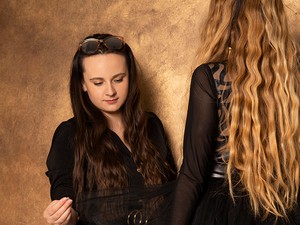 Izgalmas fotózással telt Tóth Helga tervező keddi napja