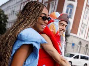 Ezeket a kabátokat hordjuk majd a jövőben? Itt az idei év nagy dobása egy magyar tervezőtől