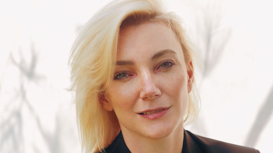 Borbély Alexandra szerepel az új GLAMOUR Book bookazine 2023-as őszi-téli lapszámának borítóján, Szily Nóra készítette a címlapinterjút