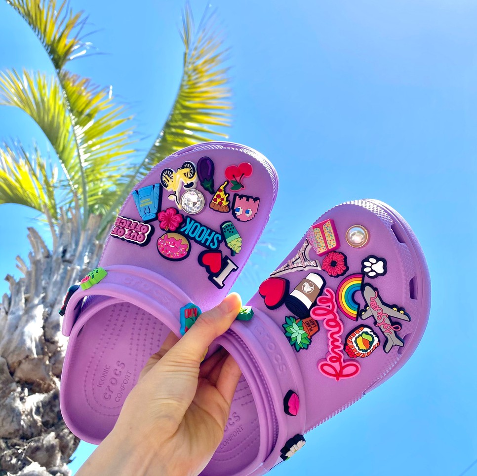 A minikiegészítőkkel teljesen személyre szabhatod a lábbelidet / Fotó: @namnine115