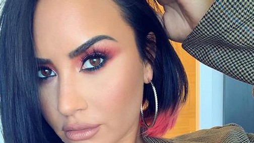 Get the Look: Így készítsd el Demi Lovato vagány, burgundi sminkjét!