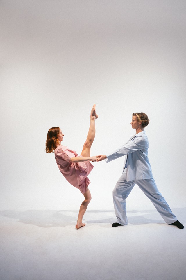 Még csak 21 éves, de már két egyedi kollekciója jelent meg: divat és művészet találkozása