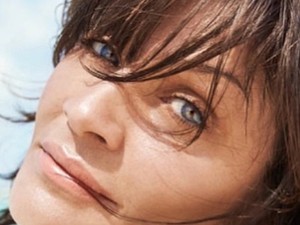 18+ Ilyen nincs! 46 évesen vetkőzött és most is tökéletes!