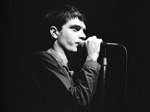 A Dr. Martens bakancsot készített az egyik leghíresebb albumborítóból és ZSENIÁLIS