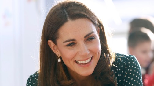 Elolvadsz! Kate Middleton gyerekkórházban játszott a kis betegekkel