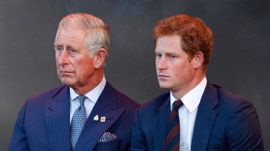Szívszorító, hogyan tudta meg Harry herceg, hogy kórházba került édesapja, Károly király