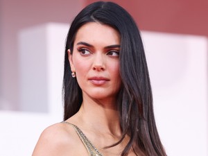 Kendall Jenner Armani ruháját bármelyik nő elfogadná, a Velencei Filmfesztivál legszebb ruhájában érkezett