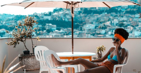 Teljes pénzügyi katasztrófa a nyaralás alatt? Szakértőt kérdeztünk, hogyan kerülheted el