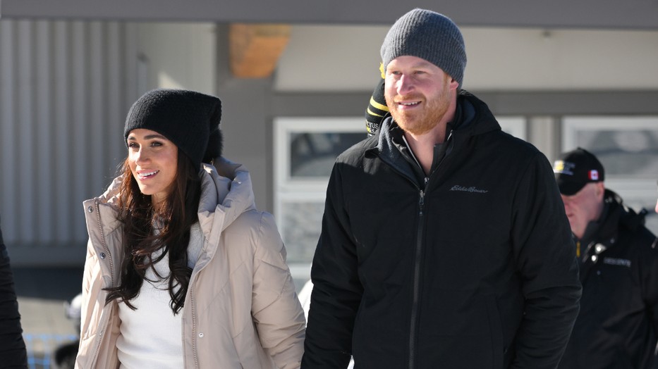 Meghan Markle és Harry herceg fotóval üzent a királyi családnak