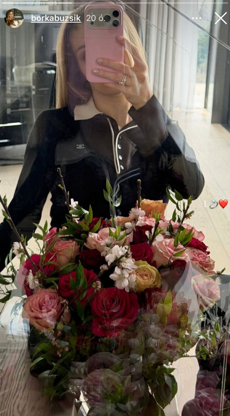 Buzsik Borka meseszép virágcsokrot kapott Szoboszlai Dominiktól az első házassági évfordulójukra