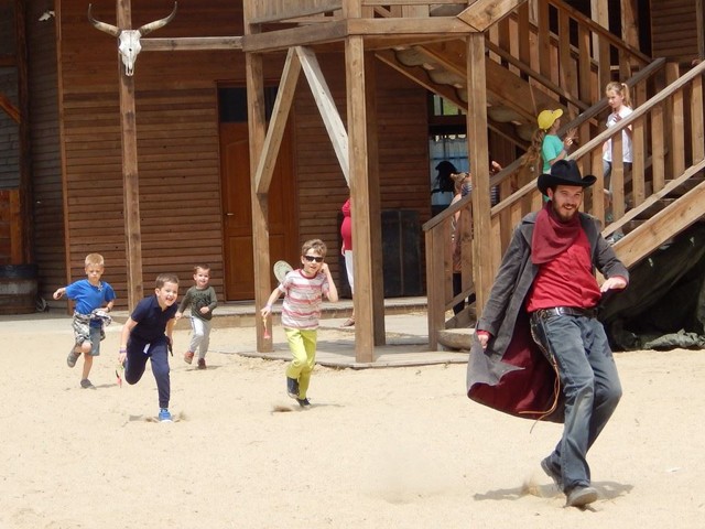 Igazi western élmények várnak a Tordasi Élményfaluban