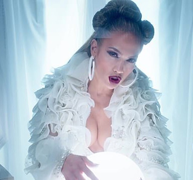 Hű: Jennifer Lopez masszív fenékvillantással dobta fel új klipjét