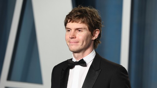 A való életben kötögető édes srác Evan Peters, Jeffrey Dahmer-sztori színésze