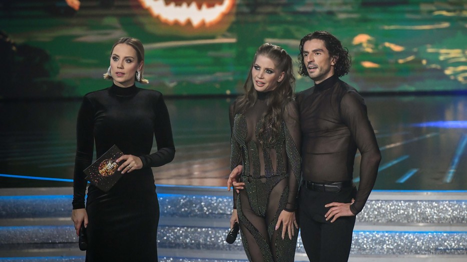 Szabó Zsófi meztelen-szettjéből csak úgy árad a szabadság és a magabiztosság