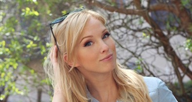 Sikkes szettel búcsúzik a sminkmester