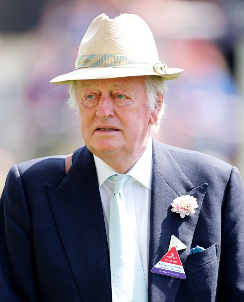 Kamilla királyné volt férje, Andrew Parker Bowles a Royal Ascoton