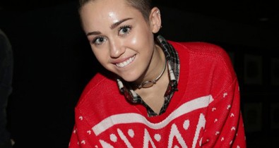 Miley Cyrus csúnya pulcsija tényleg igazán csúnya