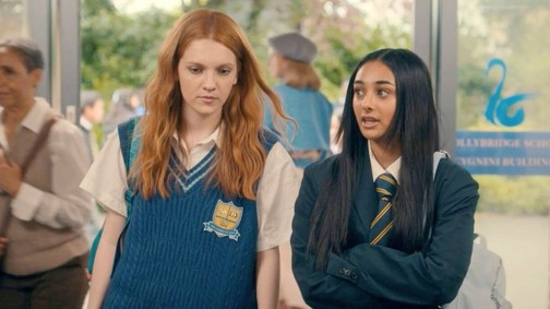 Ha nem tudod, mit nézz: 8 könnyed, de minőségi sorozat, ha az év hátralévő részében már csak pihennél