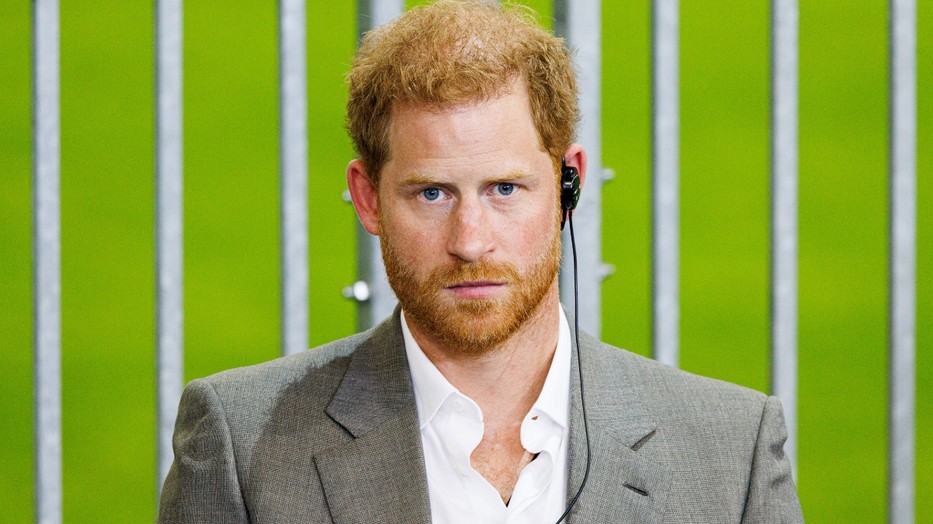 Harry herceg könyvét eredetileg 800 oldalasra tervezték