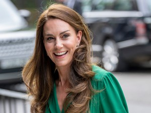 Katalin hercegné lenge ruhában várja a nyarat