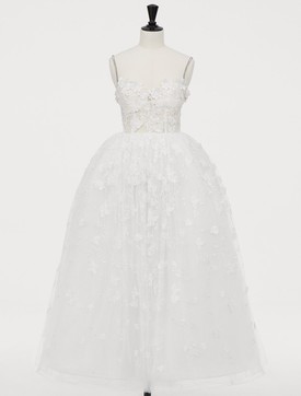 Fűzős csipkeruha - 119 995 Ft