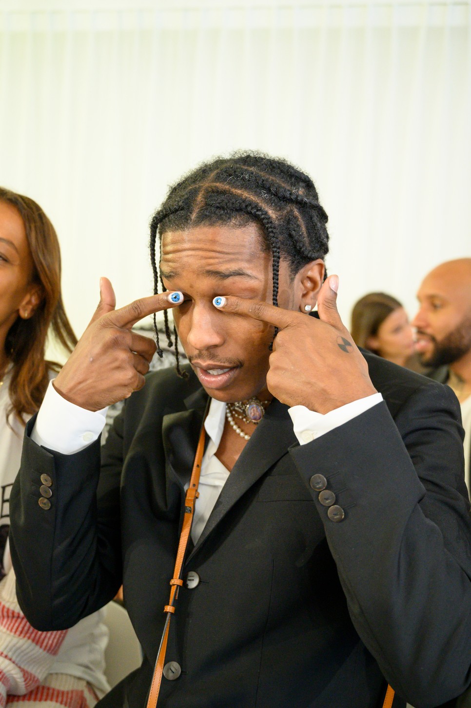  ASAP Rocky szem mintás körmei