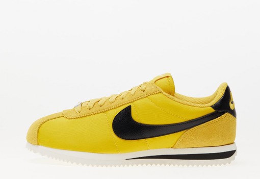 Felejtsd el a fehér sportcipőt! Megérkeztek 2024 vezető sneaker trendjei