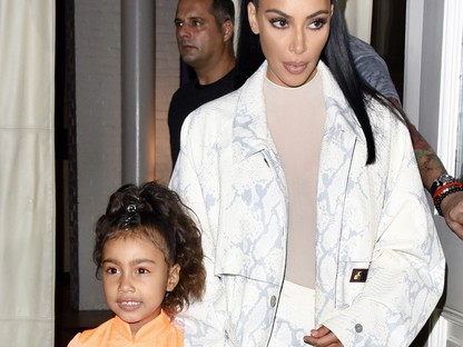 Kim Kardashian 5 éves kislánya videoklipet rendezett