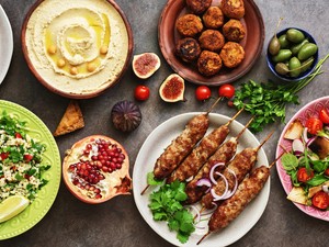 Így rendelj az étteremben, ha diétázol: szakértők szerint ezekkel a fogásokkal egyáltalán nem árthatsz a fogyókúrának