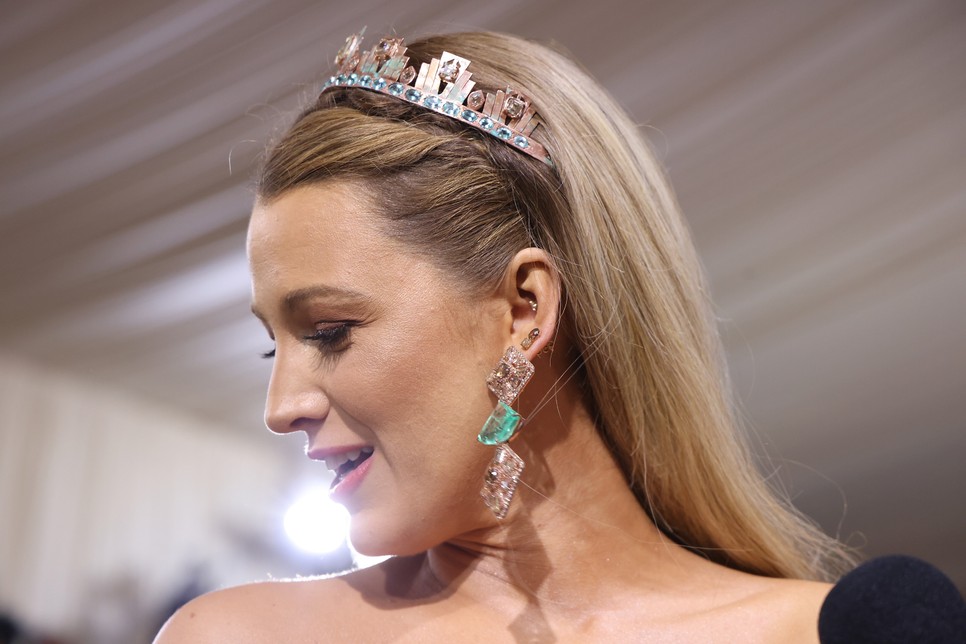 Remélhetőleg Blake Lively újra megjelenik az idei Met-álán egy káprázatos ruhakölteményben
