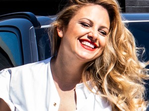 Borzi Vivien mai szettje tökéletes a kiszámíthatatlan időjáráshoz