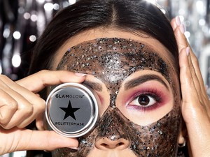 Ez aztán glamúr! Ápold arcbőröd csillámmaszkkal!