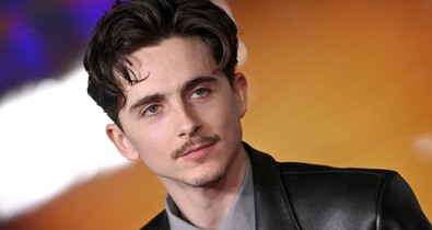 Timothée Chalamet hidrogénszőke hajra váltott, első látásra rá sem ismertünk