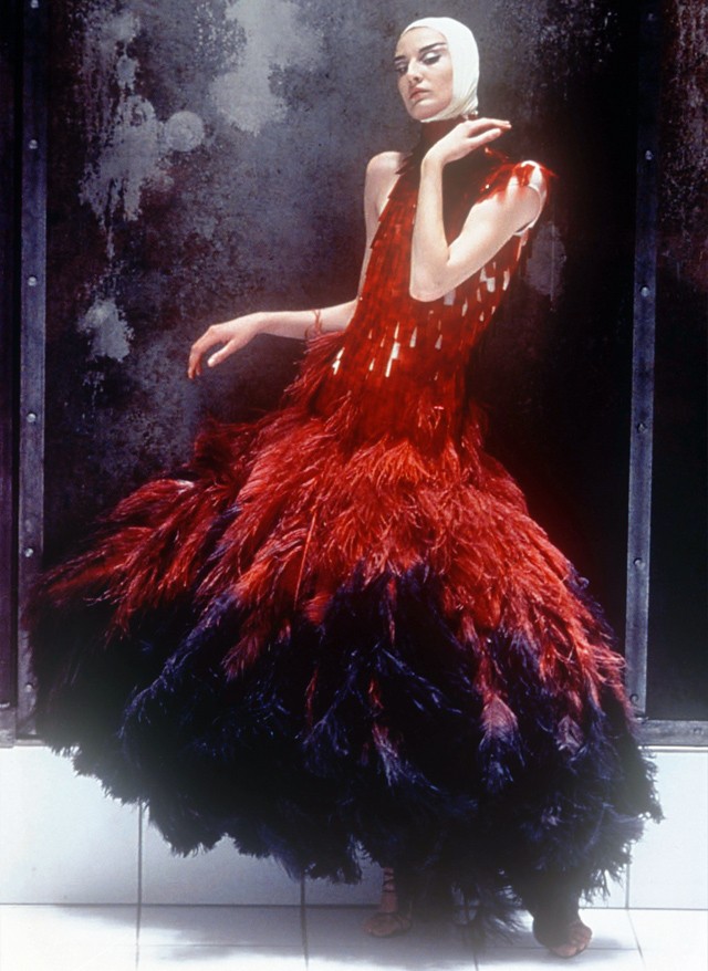 Erin O´Connor a Voss bemutató záró ruhájában