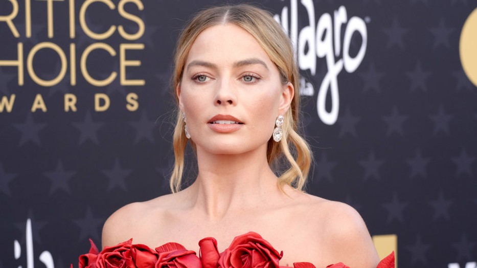 Margot Robbie ismét Barbie-babaként tündökölt aprócska felsőjében