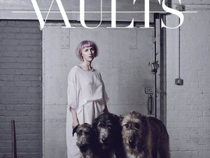 Csak egy szám: Hátborzongató és gyönyörű klip a Vaults-tól