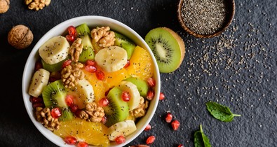 A forró hónapok hűsítő finomsága ez a mennyei gyümölcssaláta