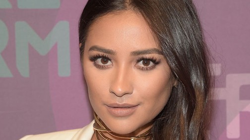 A Pretty Little Liars sztárja szörnyű bejelentéssel kezdte az évet