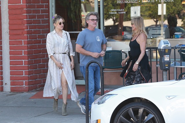 kate hudson, goldie hawn, kurt russel, thanksgiving, kate hudson stilusa