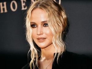 Micsoda? Jennifer Lawrence sutyiban férjhez ment?