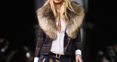 Mihalik Enikő újra a kifutón hódít