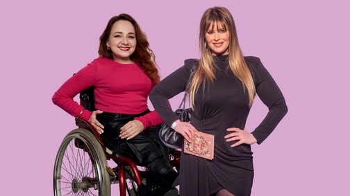 Király Linda kerekesszékben tette próbára énekhangját - Nézd meg a GLAMOUR Székfoglaló legújabb részét