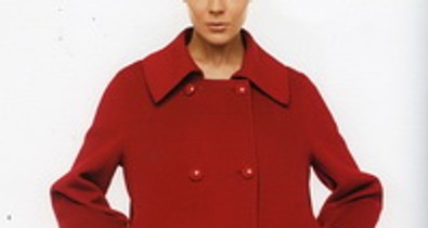 Rajzák Kinga a Max Marának pózol