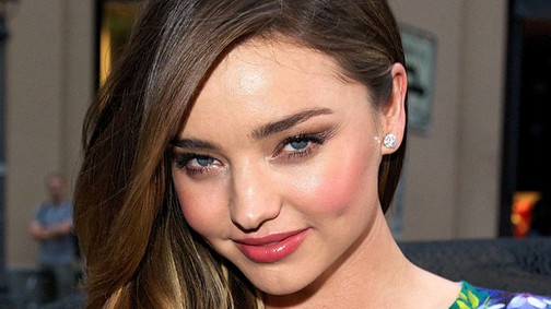 A tökéletes 15 perces edzés a bombaformáért