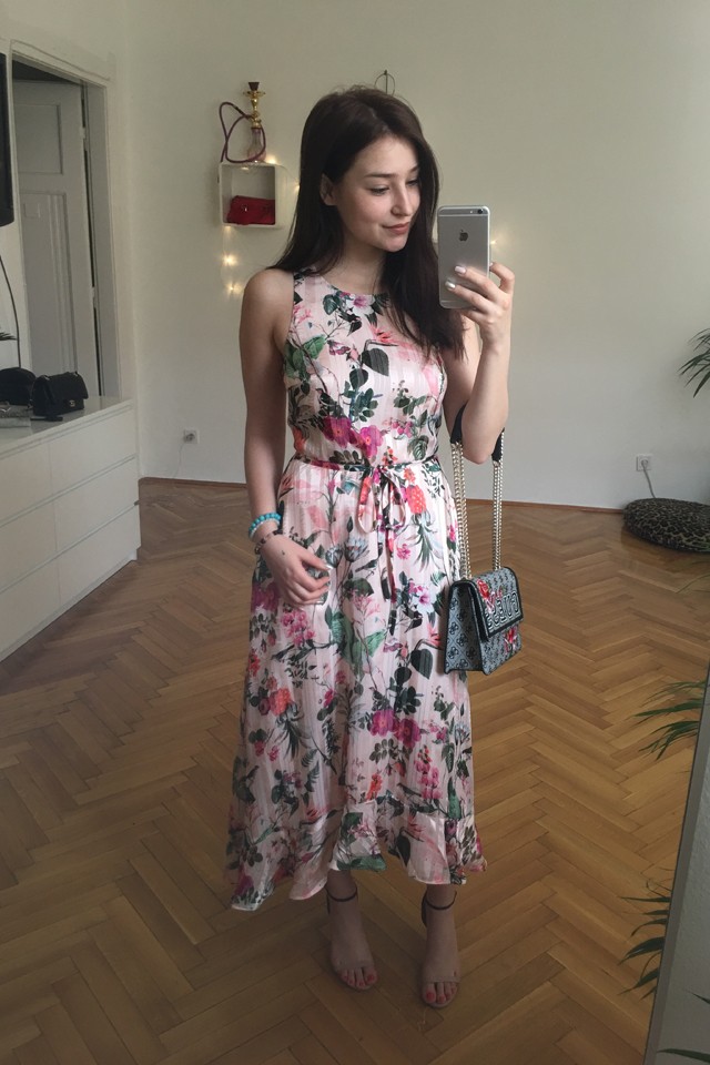 A Gardróbnaplóban ezen a héten Karola mutatja meg, mit visel