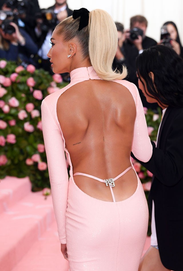 Jaj, ne: A csíktanga visszatért, mi pedig kirohanunk tőle a világból