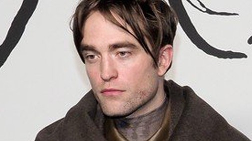 Robert Pattinson Zsákos Frodónak öltözött a Dior divatbemutatóján