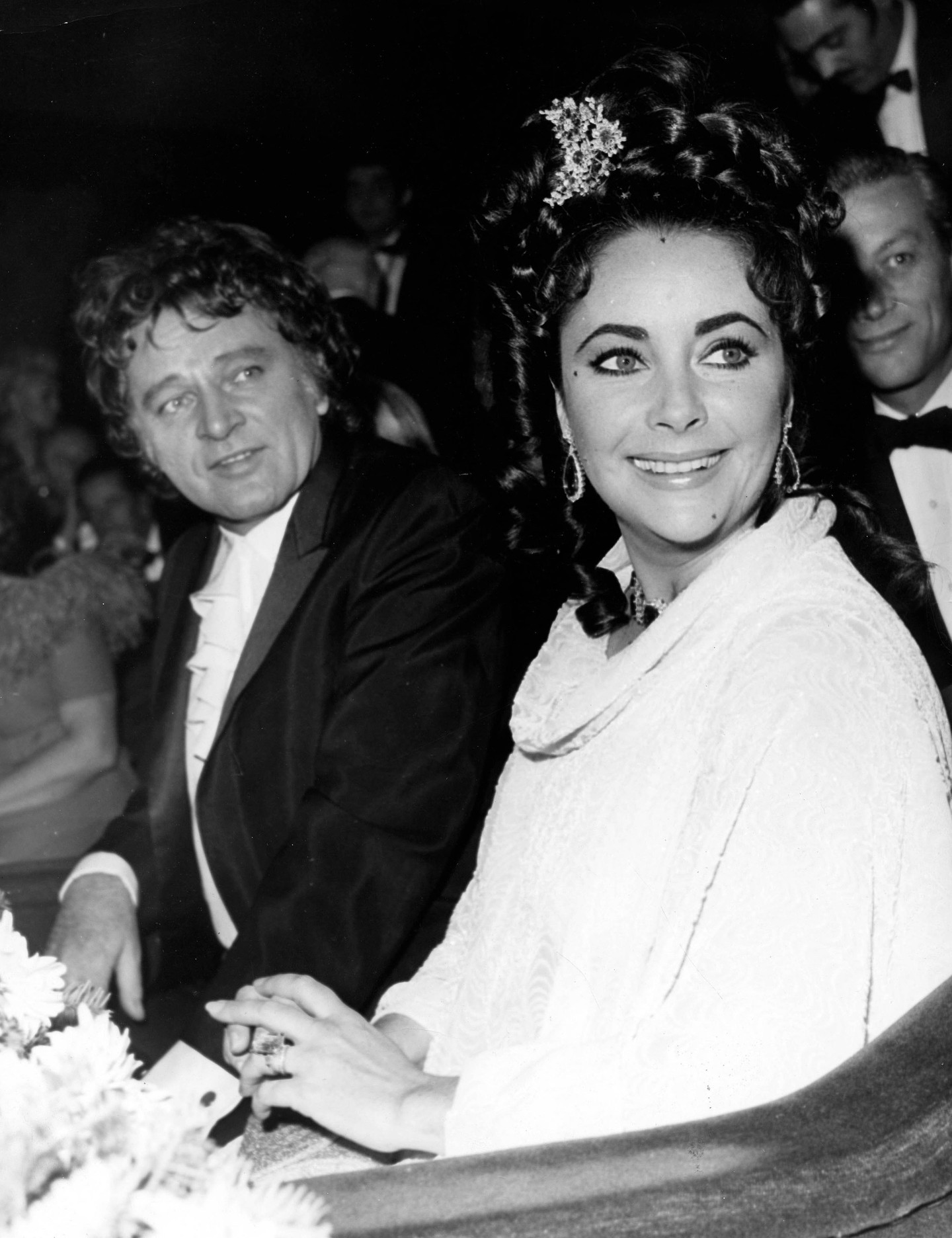 1967-ben Elizabeth Taylor és Richard Burton a római UNICEF-gálán jelentek meg. Kapcsolatuk viharos volt, de abban az évben még együtt ragyogtak a reflektorfényben.